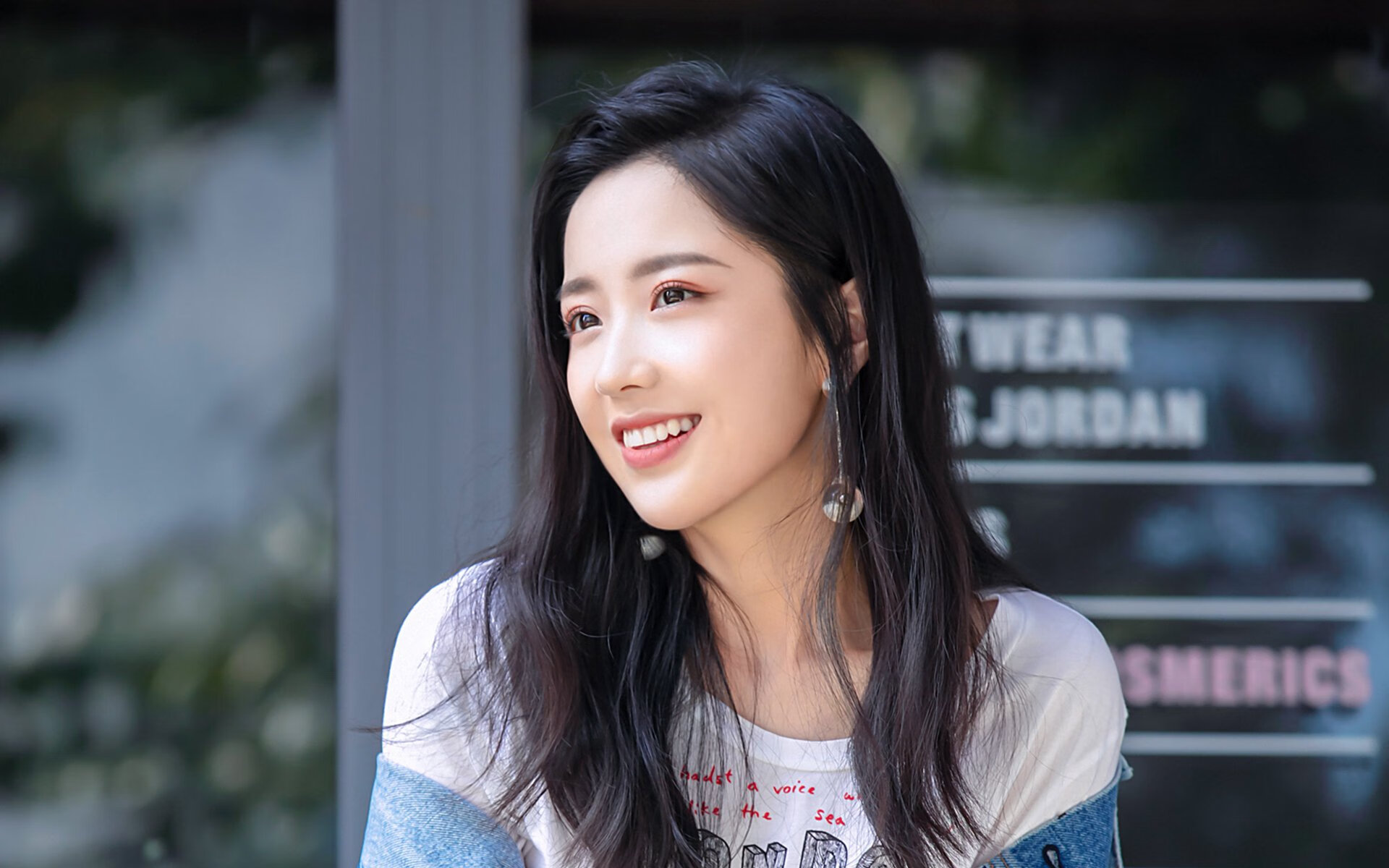 蓝色铁蹄，从酋长球场到欧联杯，防守反击战术如何重新定义现代足球